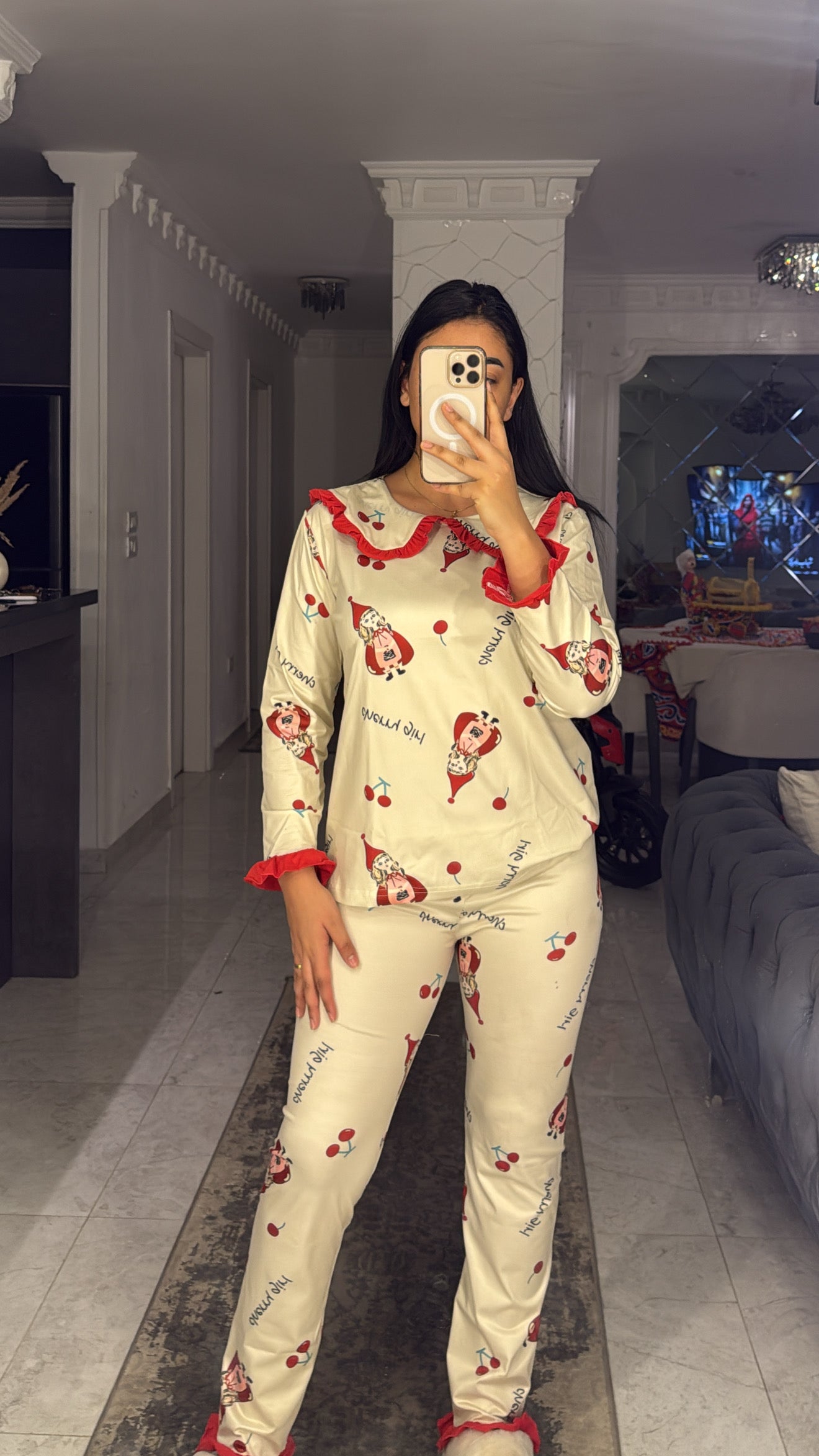 بيجامه ابيض كرانيش